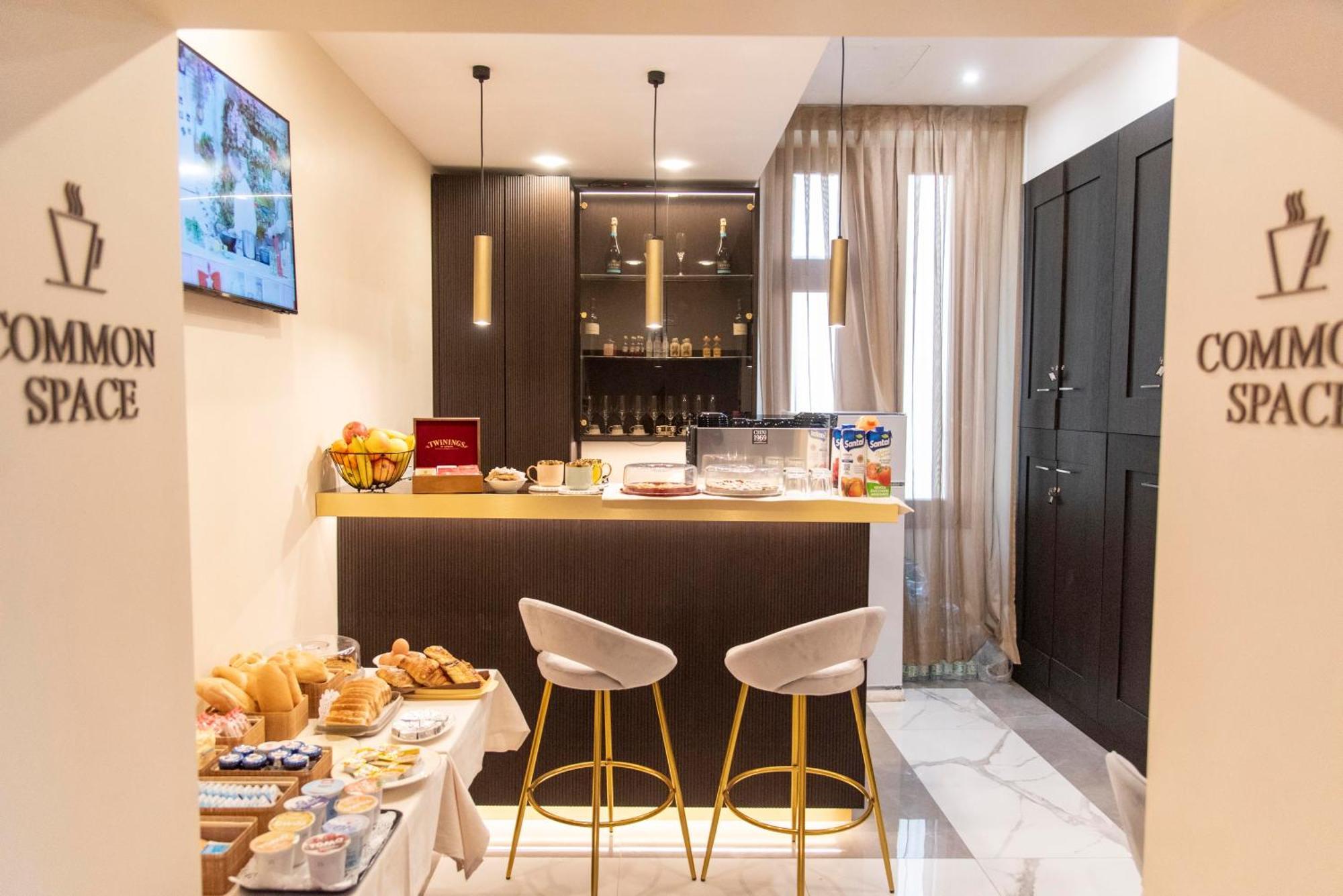 Adelaide Suite Dreams Rom Exterior foto